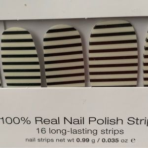 Between The Lines clear nail art dry nail polish strips by Color Street